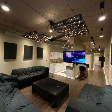 Blackout Themed Residence In The Prime Heart Of Omaha'S Old Market! Омаха Экстерьер фото