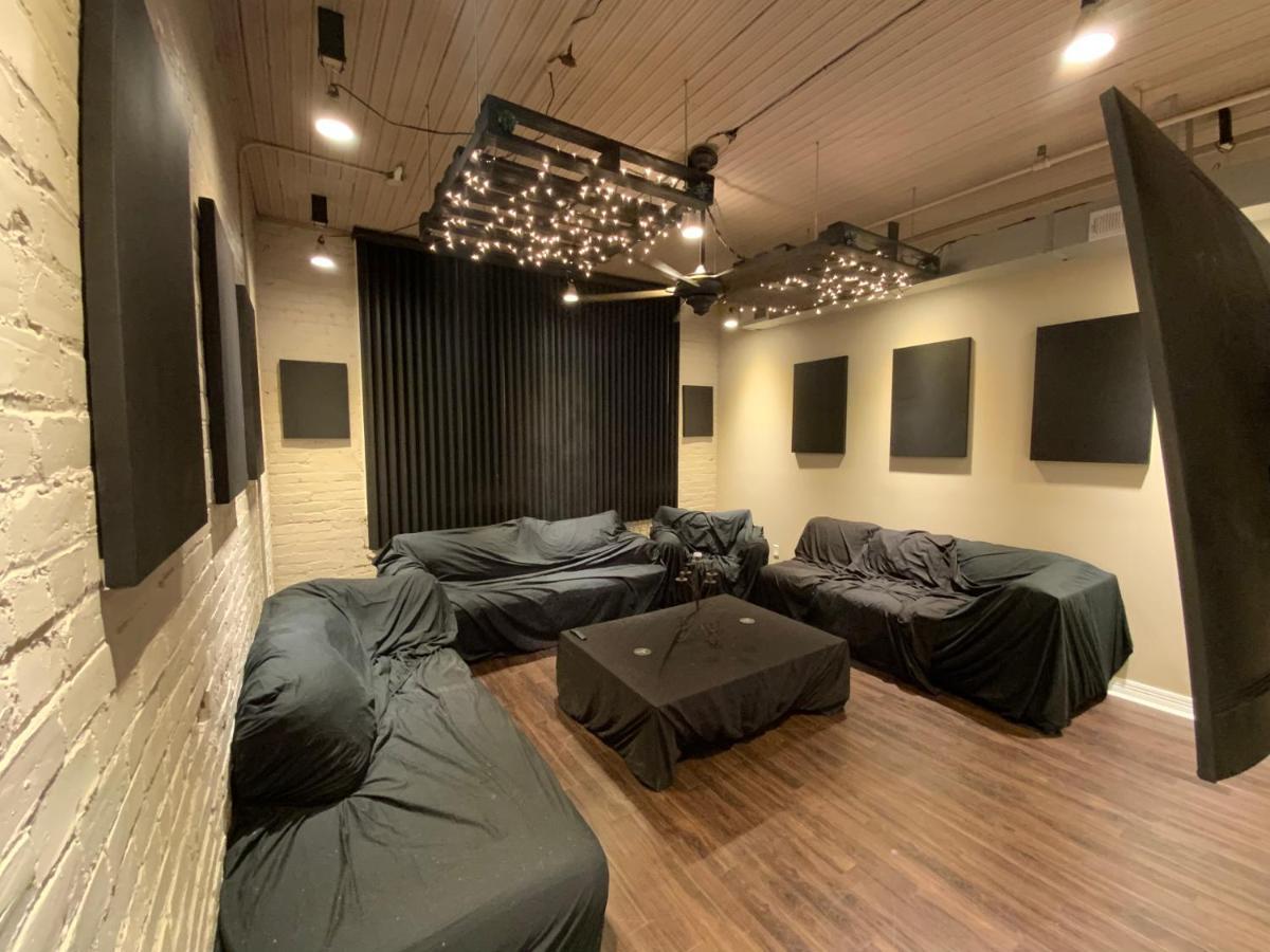 Blackout Themed Residence In The Prime Heart Of Omaha'S Old Market! Омаха Экстерьер фото